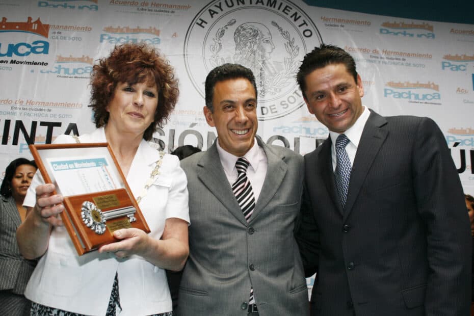 The mayors of Camborne and Pachuca at the signing of the Friendship Agreement 2008